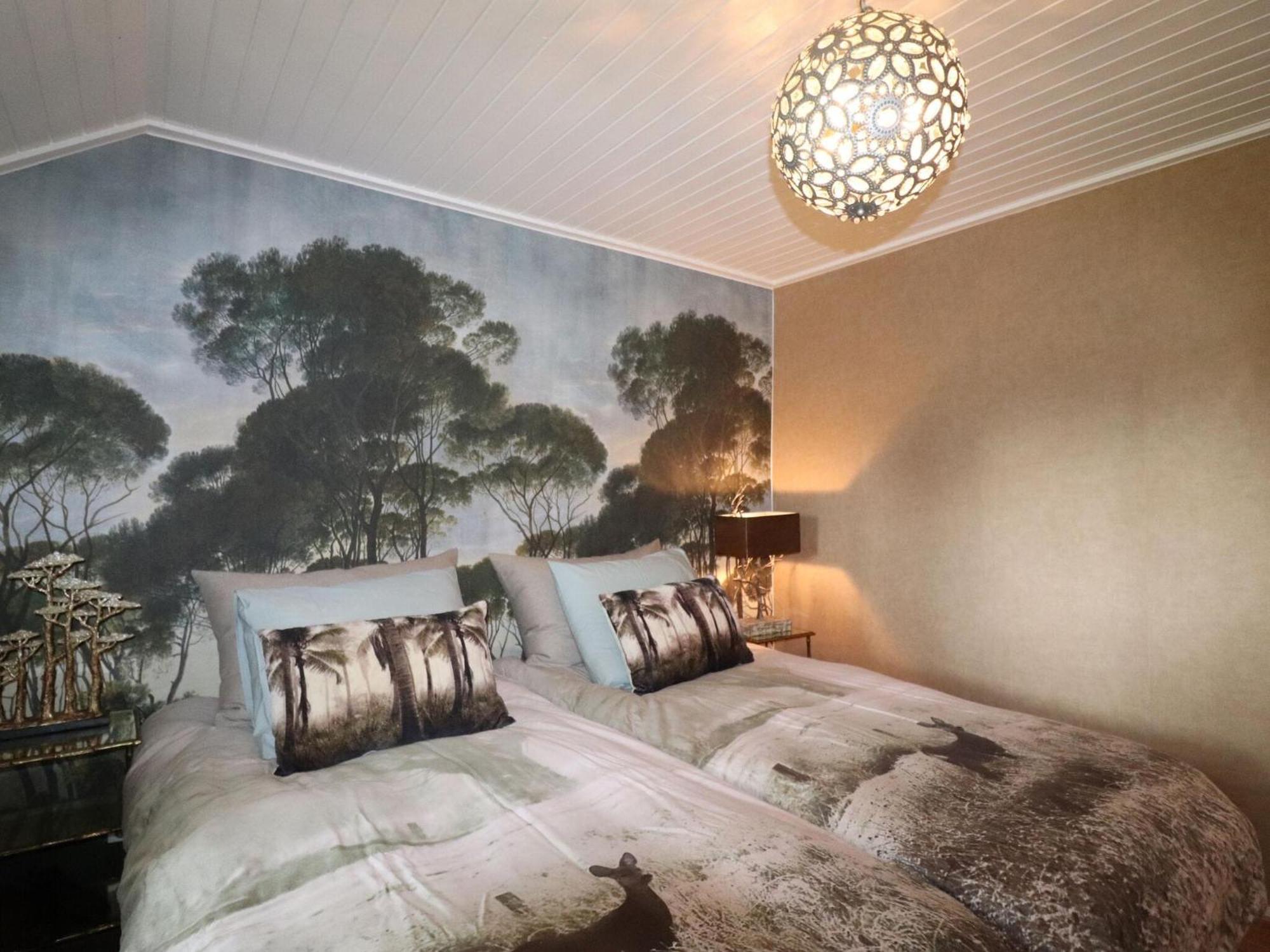 Villa On An Estate In Rheezerveen With Garden エクステリア 写真