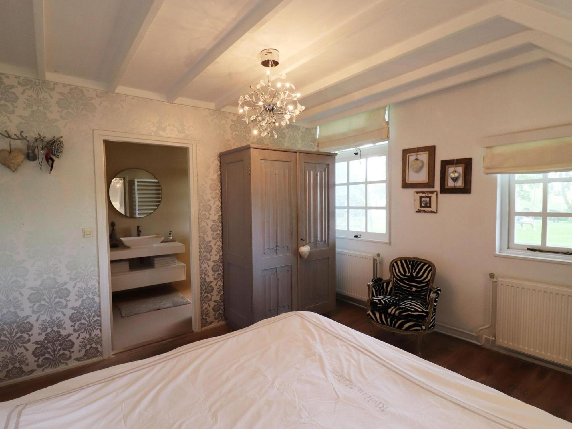 Villa On An Estate In Rheezerveen With Garden エクステリア 写真
