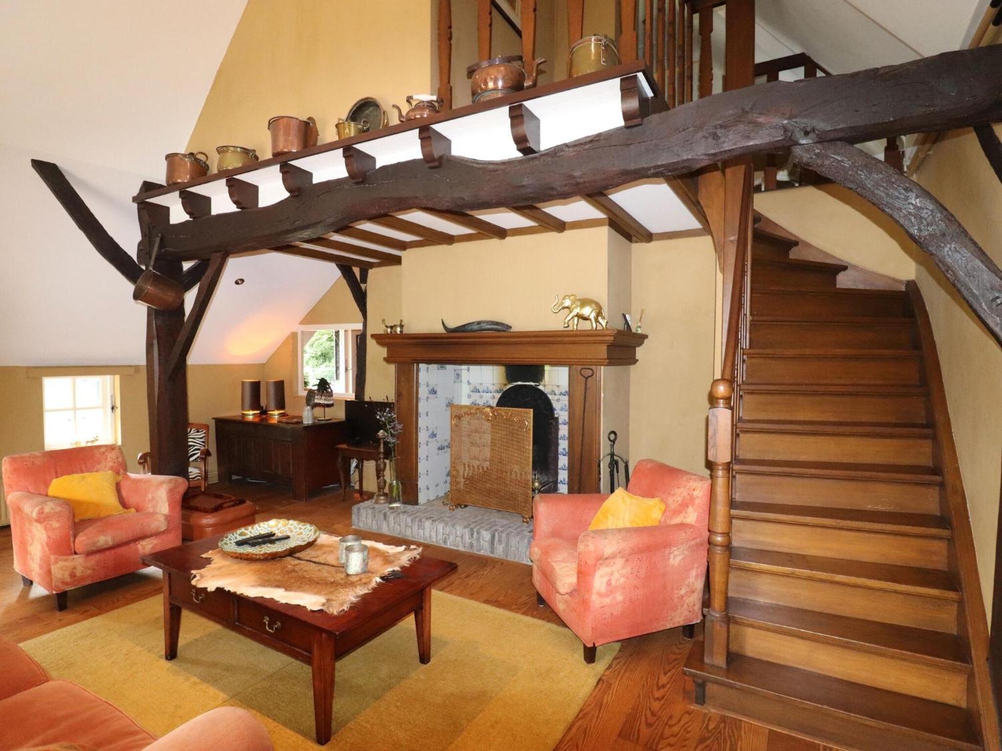 Villa On An Estate In Rheezerveen With Garden エクステリア 写真